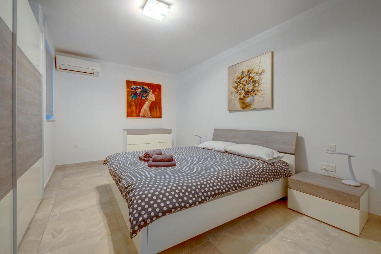 Marvellous 3Br Apartment In Central St Julians Saint Julian's Exterior photo